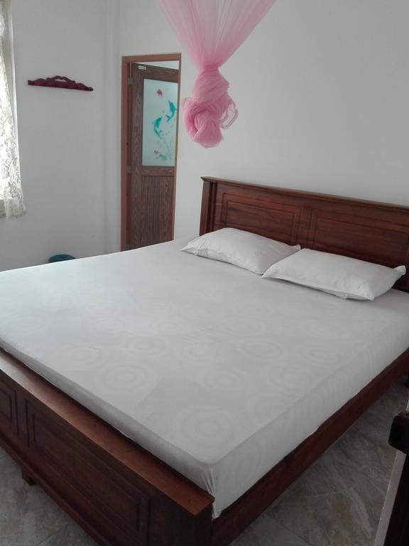 Guesthouse Kind And Love ヒッカドゥワ エクステリア 写真
